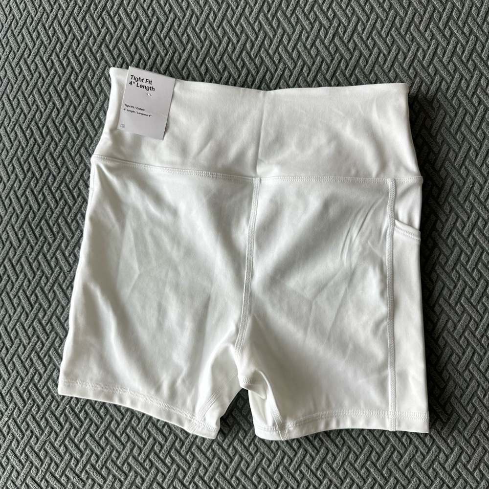Nike tight fit 4” shorts